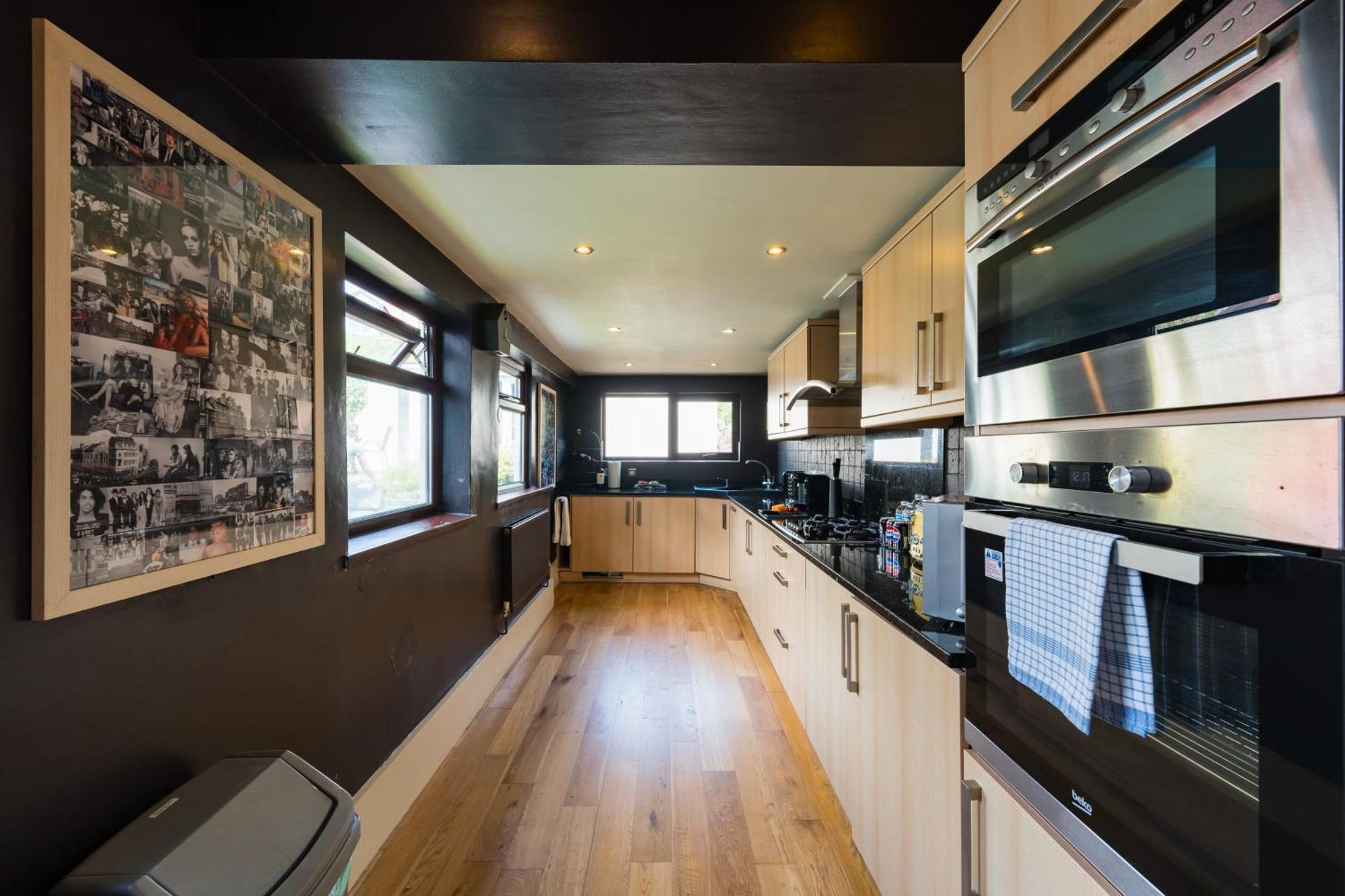 City Retreat, Spacious 4 Bed House, Games Room, Parking, Hot Tub & Bbq Cardiff Exterior photo