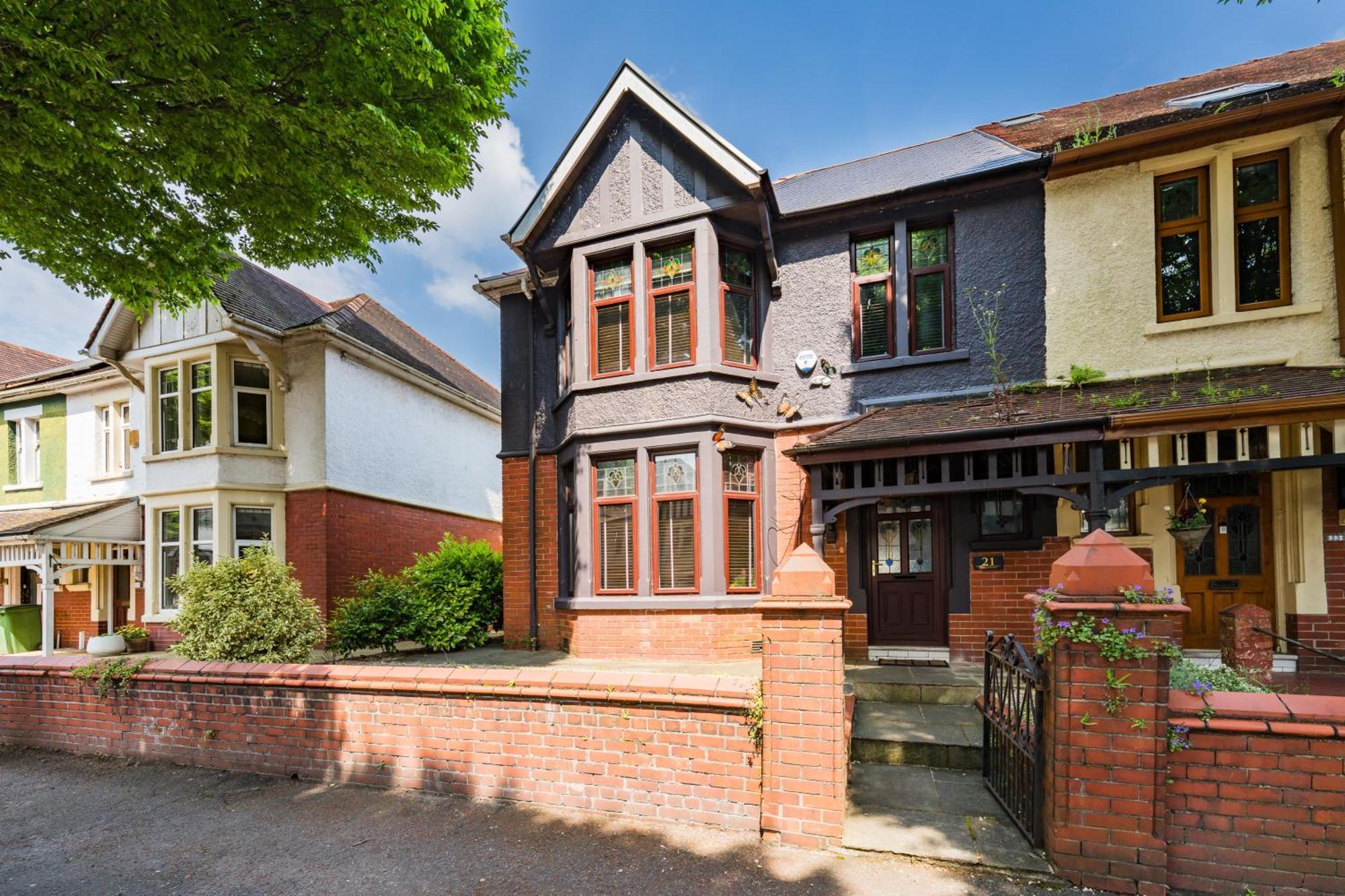 City Retreat, Spacious 4 Bed House, Games Room, Parking, Hot Tub & Bbq Cardiff Exterior photo