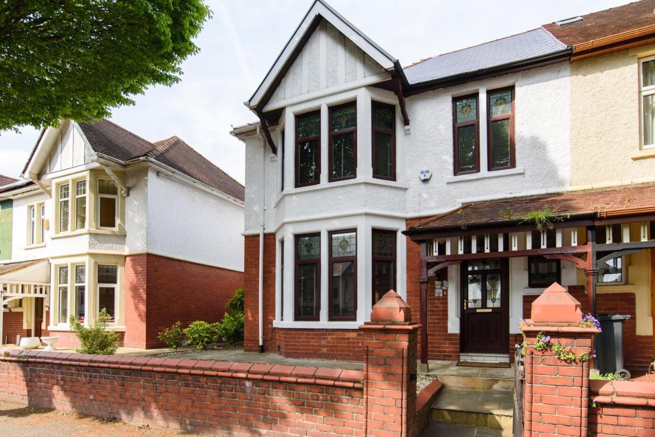 City Retreat, Spacious 4 Bed House, Games Room, Parking, Hot Tub & Bbq Cardiff Exterior photo